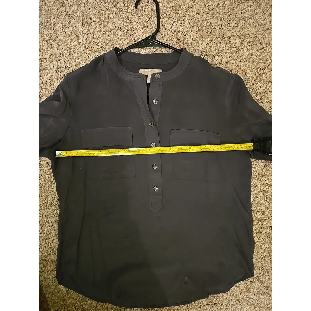 Banana Republic Womens 100% Silk M Petite Blouse Button Up Double Pocket Sheer - Picture 5 of 10